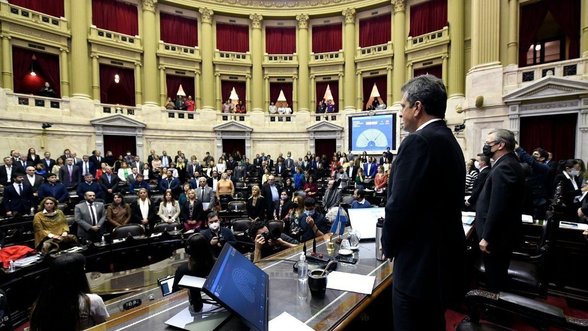 Se aprobó el Proyecto de Ley que determina que los funcionarios reciban una capacitación sobre Malvinas.