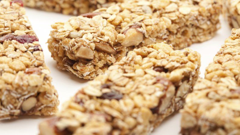 La ANMAT prohibió la venta de barritas de cereales y suplementos deportivos