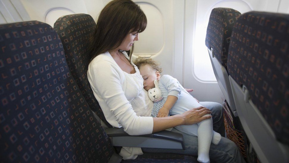 Las disculpas de esta bebé por su llanto en el avión enternecieron al mundo entero