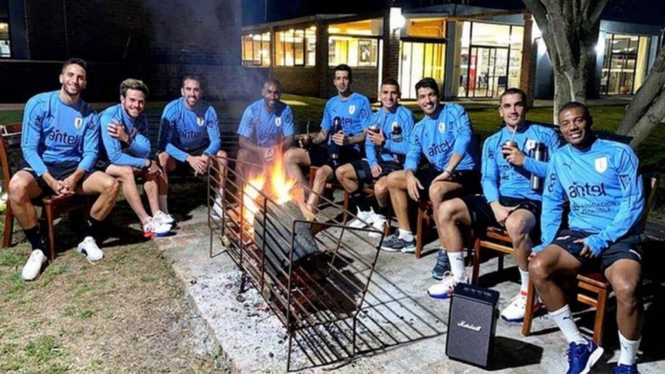 Escándalo en Uruguay por el brote de coronavirus en la selección