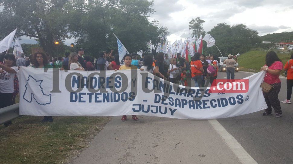 Agrupaciones marcharon por el Día de la Memoria por la Verdad y Justicia en Jujuy