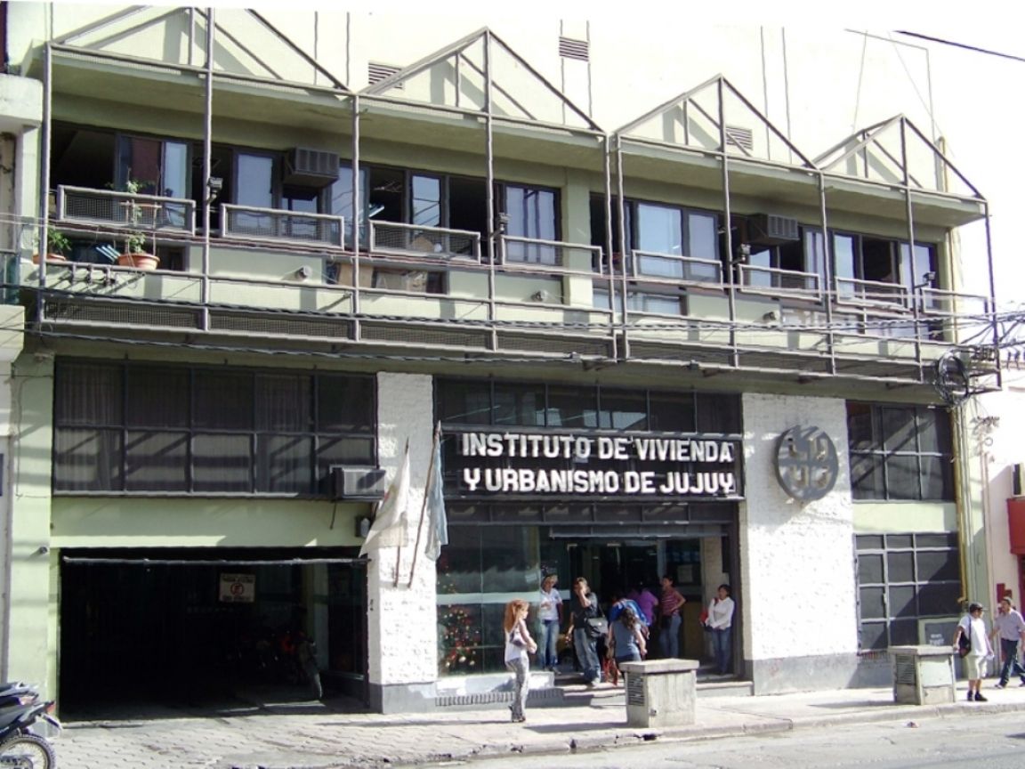 IVUJ