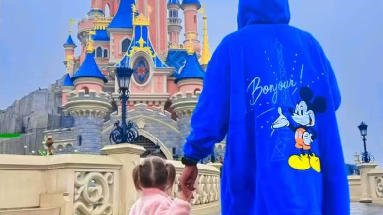 L-Gante en Europa con su hija, su ex Tamara Báez y el novio de ella