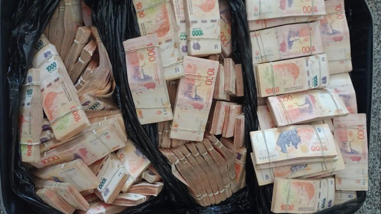Salió de Jujuy con una valija con millones y lo detuvieron en La Rioja