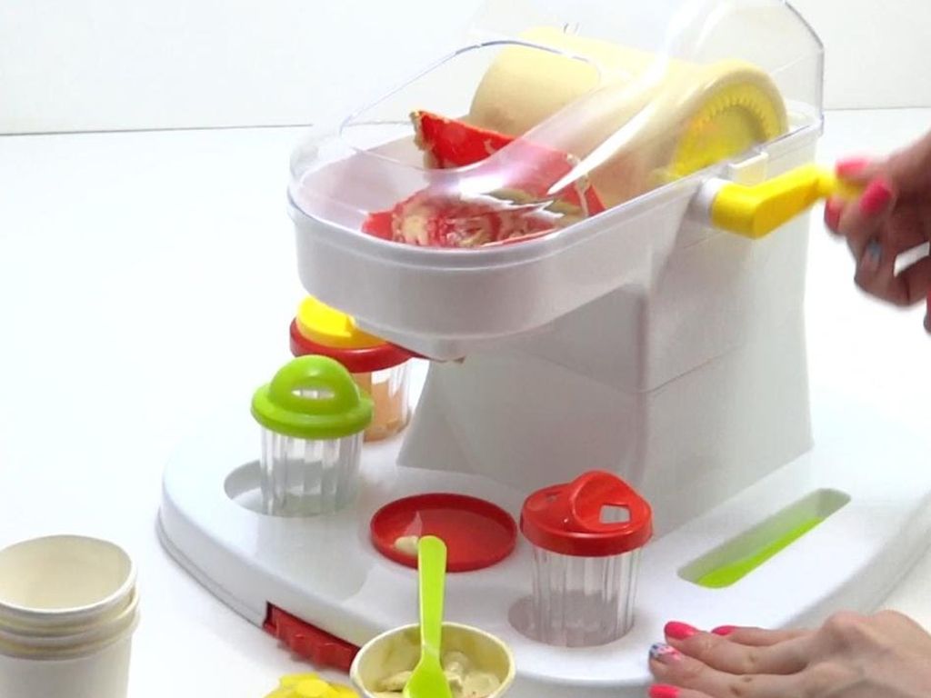 Maquina de juguete para hacer helados
