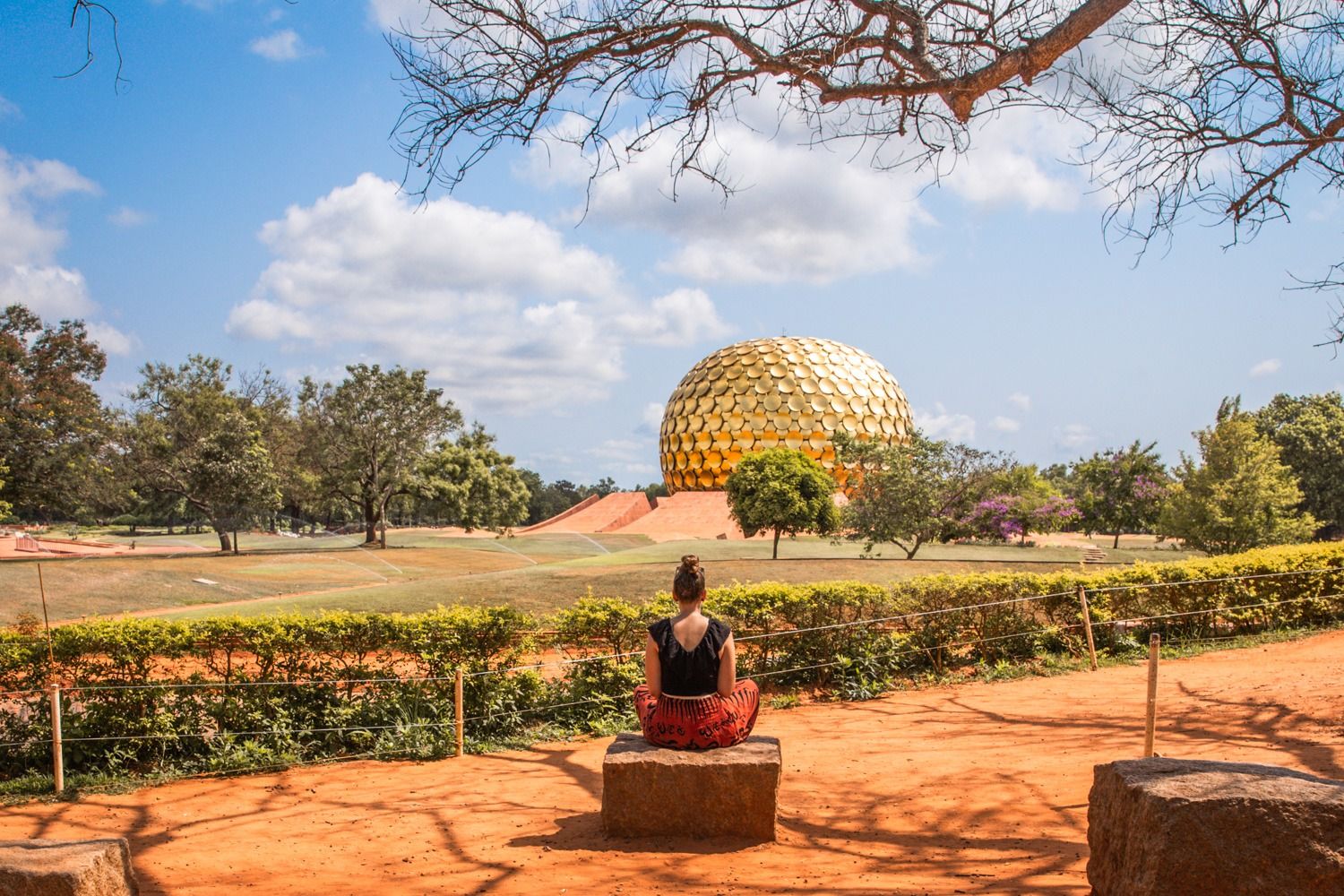 Cómo es Auroville, la ciudad que no tiene política, ni religión ni dinero en efectivo.&nbsp;