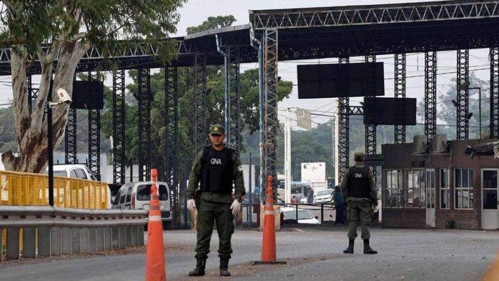 Habilitaron ocho pasos fronterizos terrestres solo para argentinos