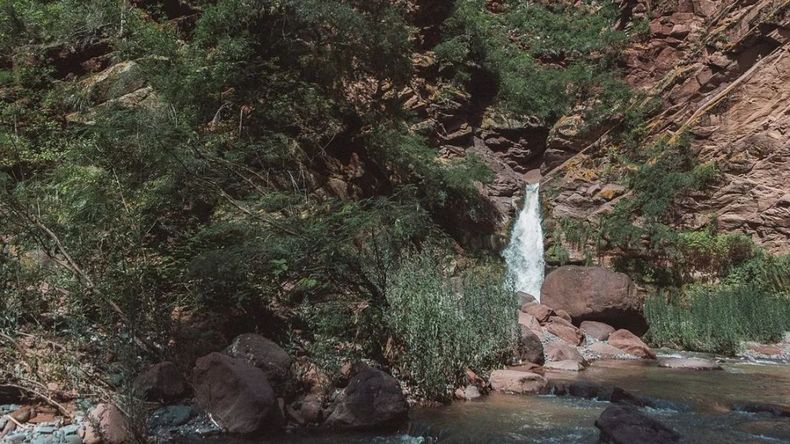 Una cascada mágica muy cerca de Jujuy y Salta Una cascada mágica muy cerca de Jujuy y Salta
