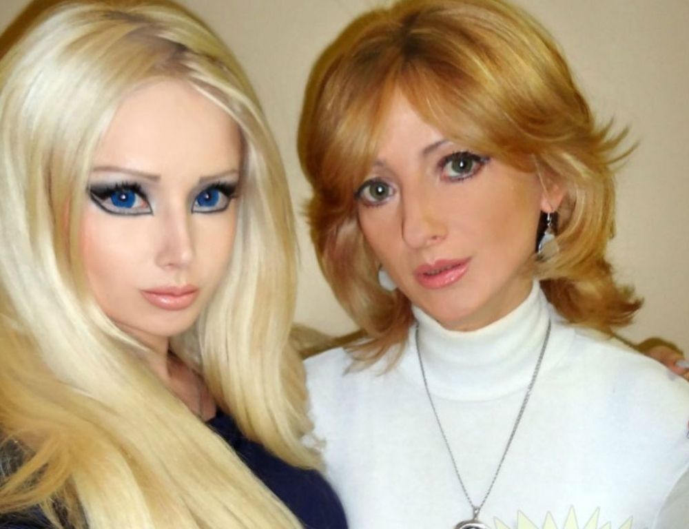Valeria Lukyanova y su mamá