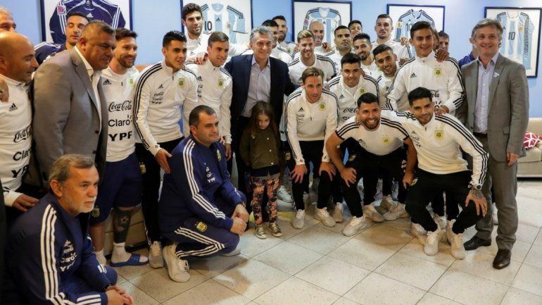 Selección con Macri.jpg