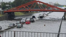 Fuerte tormenta en el AMBA: calles bajo agua, cortes de luz y más de 100 milímetros de lluvia