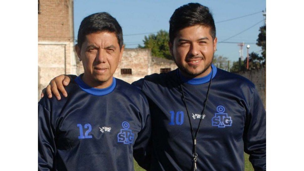 Carlos Morales Santos (izquierda)
