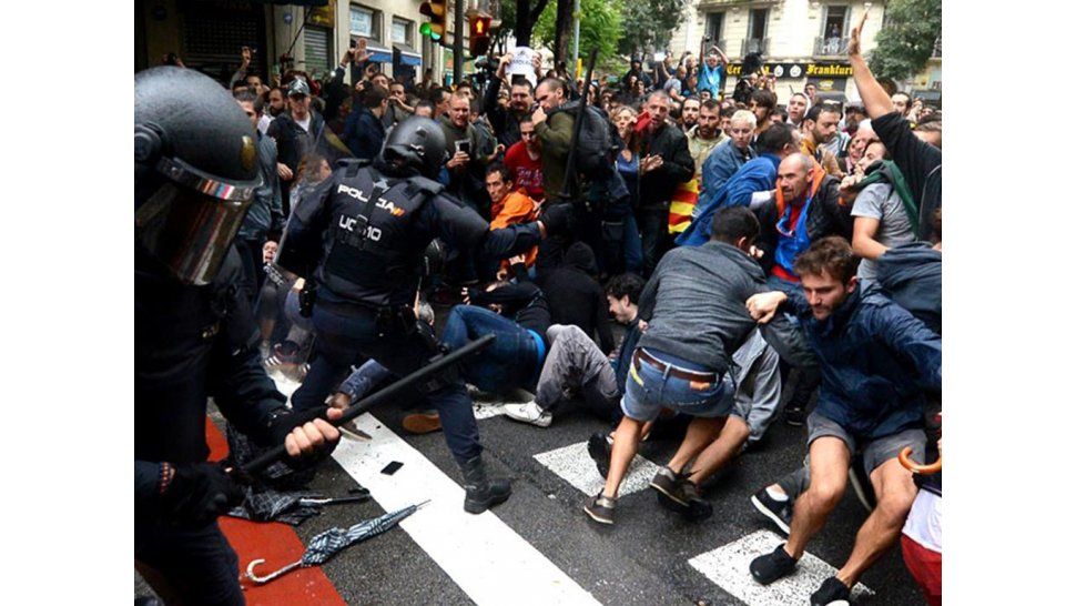 Disturbios en el referéndum en Cataluña