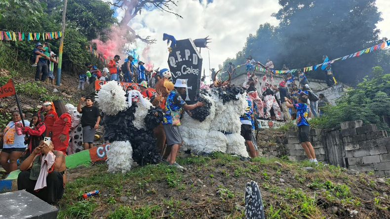 Carnaval en el Chingo: el barrio que se llena de color