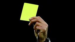 Aquellos futbolistas que han sido sancionados con dos amarillas entre la fase de grupos y los cuartos de final, quedarán limpios en semifinales.