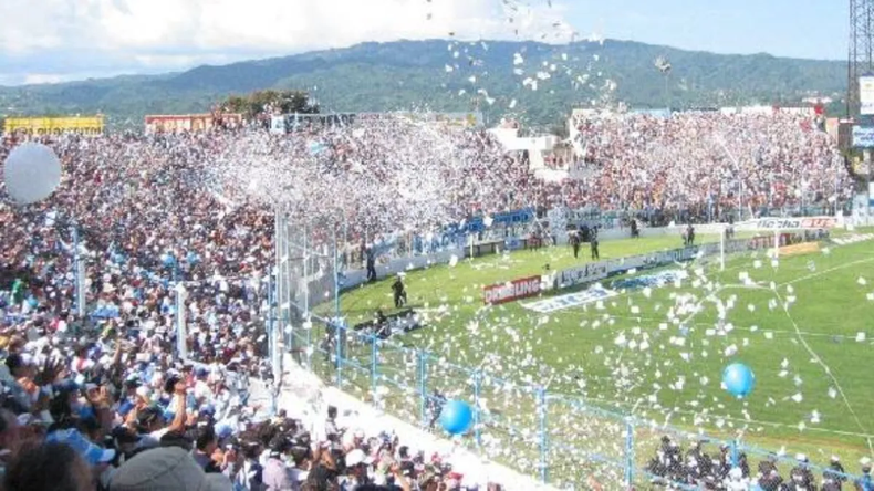 Hinchada de Gimnasia de Jujuy.