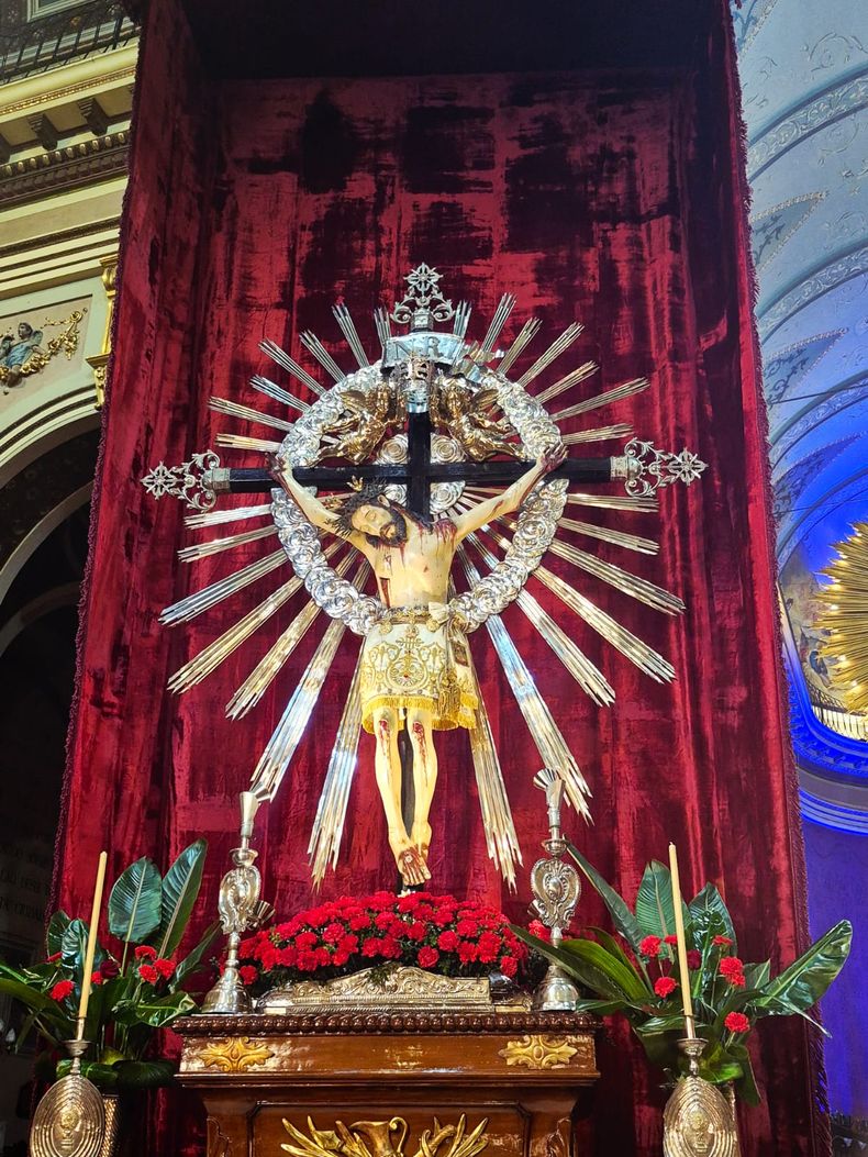 Entronización del Señor y la Virgen del Milagro