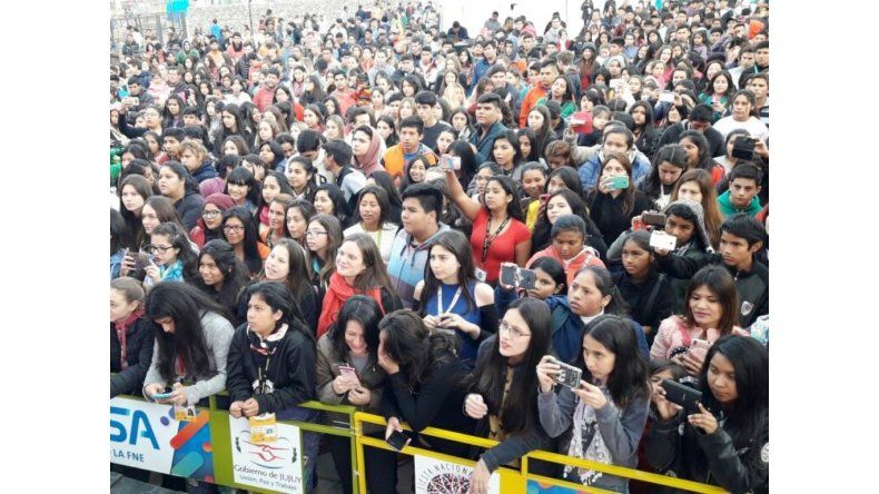 Jóvenes en el Fan Fest
