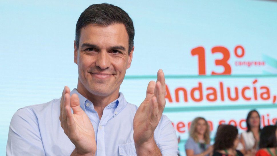 El socialista Pedro Sánchez asumió como presidente