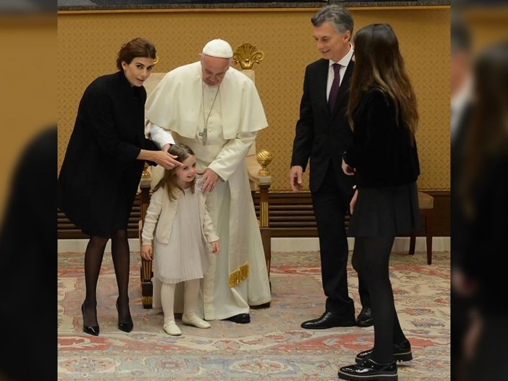 La familia presidencial junto al Papa