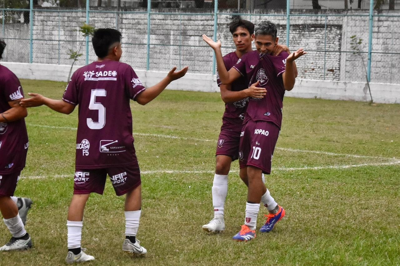 Deportivo Luján clasificó a play off del Torneo Regional Amateur.