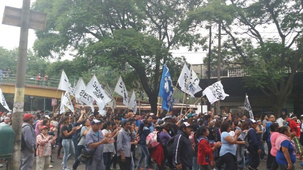 Jornada de paro con movilizaciones del SEOM en toda la provincia