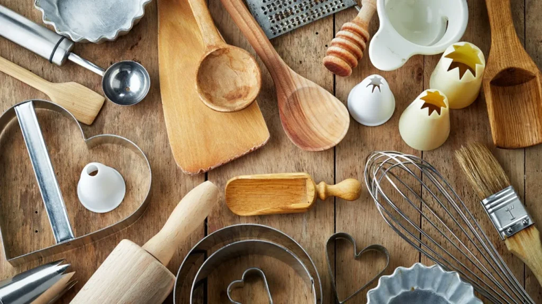 En una cocina compartida, los utensilios para cocinar sin TACC deben estar claramente marcados o diferenciados para evitar confusiones y colocados en armarios diferentes.