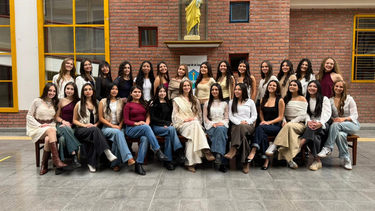 Candidatas colegio Santa Bárbara.