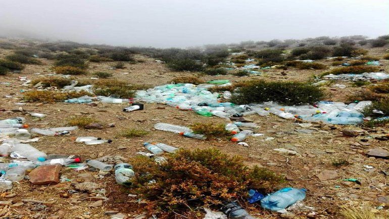 Basura camino a Punta Corral