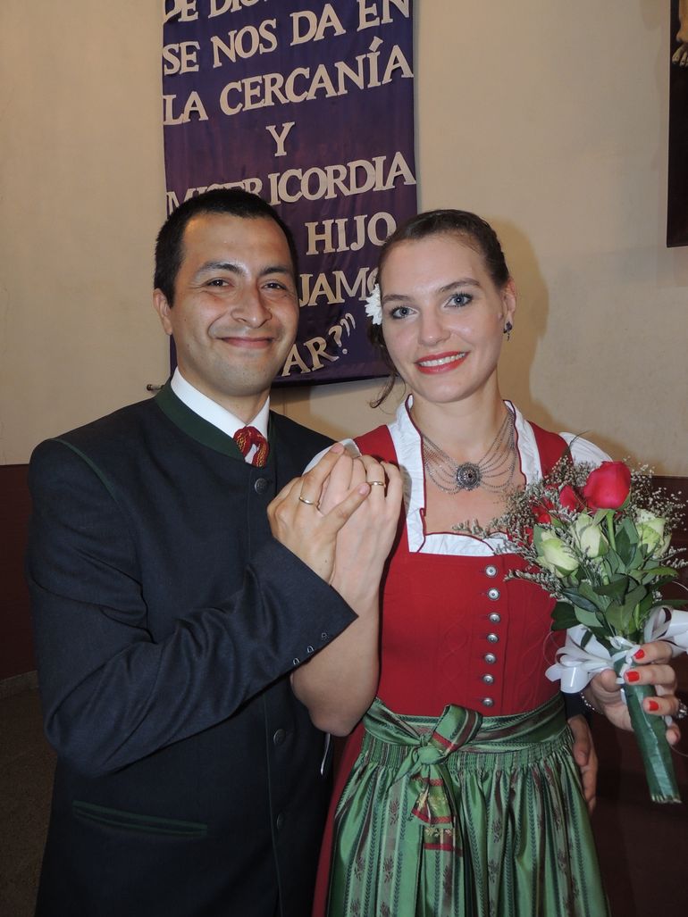 Un amor que surgió en el Carnaval jujeño: Mauro y Michaella se casaron en Viena y luego en Palpalá.