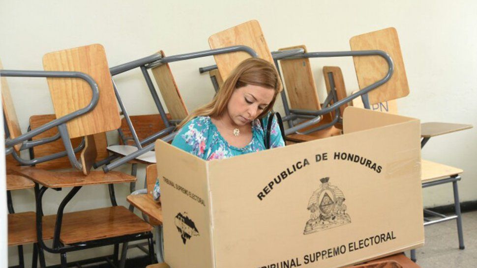 Honduras elige presidente y mantiene la disputa por la reelección en ese cargo