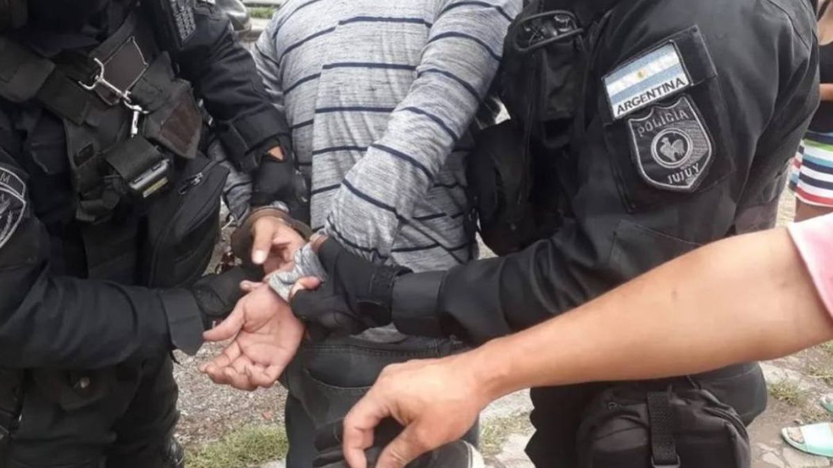 un herido y tres detenidos