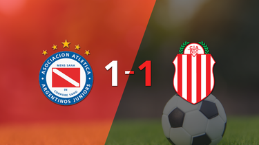 Argentinos Juniors saca agónico empate ante Barracas Central con gol de Ryoga Kida