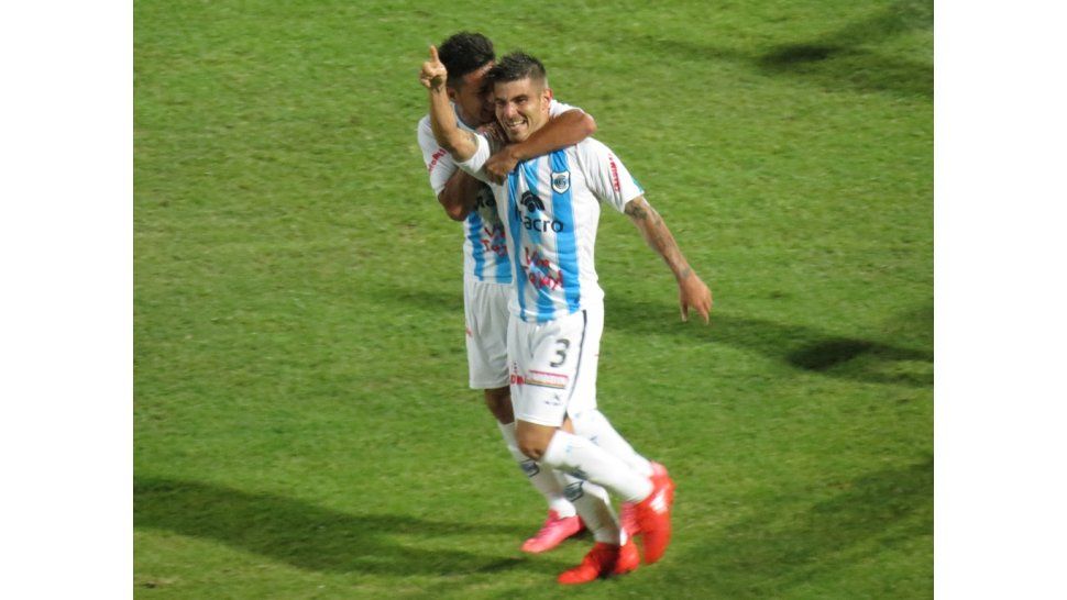 Díaz marcó un golazo para el Lobo